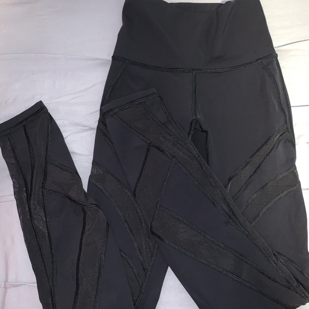 lululemon leggings ON SALE ONLY TODAY!!!!